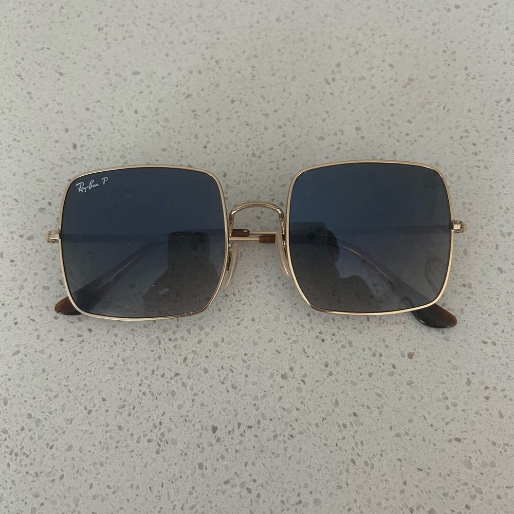 Ray-Ban Elegant Gold Frame Sunglasses